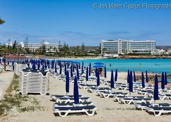 Nissi 3 Pool Access Garden アパート アヤナパ