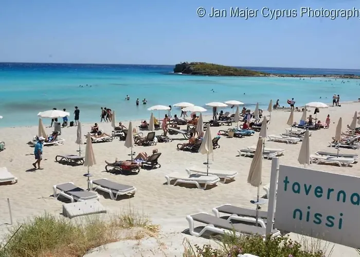 Daire Nissi 3 Pool Access Garden *