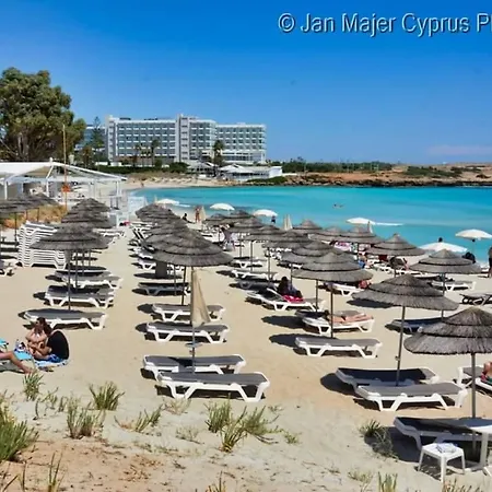 Nissi 3 Pool Access Garden *