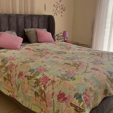 Nissi 3 Pool Access Garden