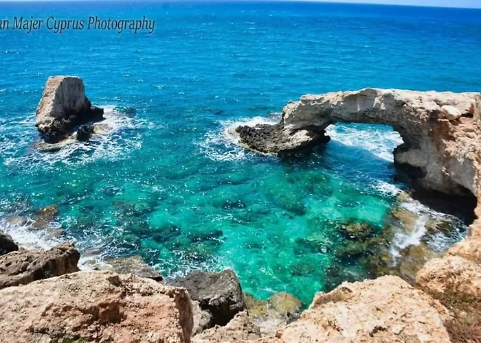 Nissi 3 Pool Access Garden